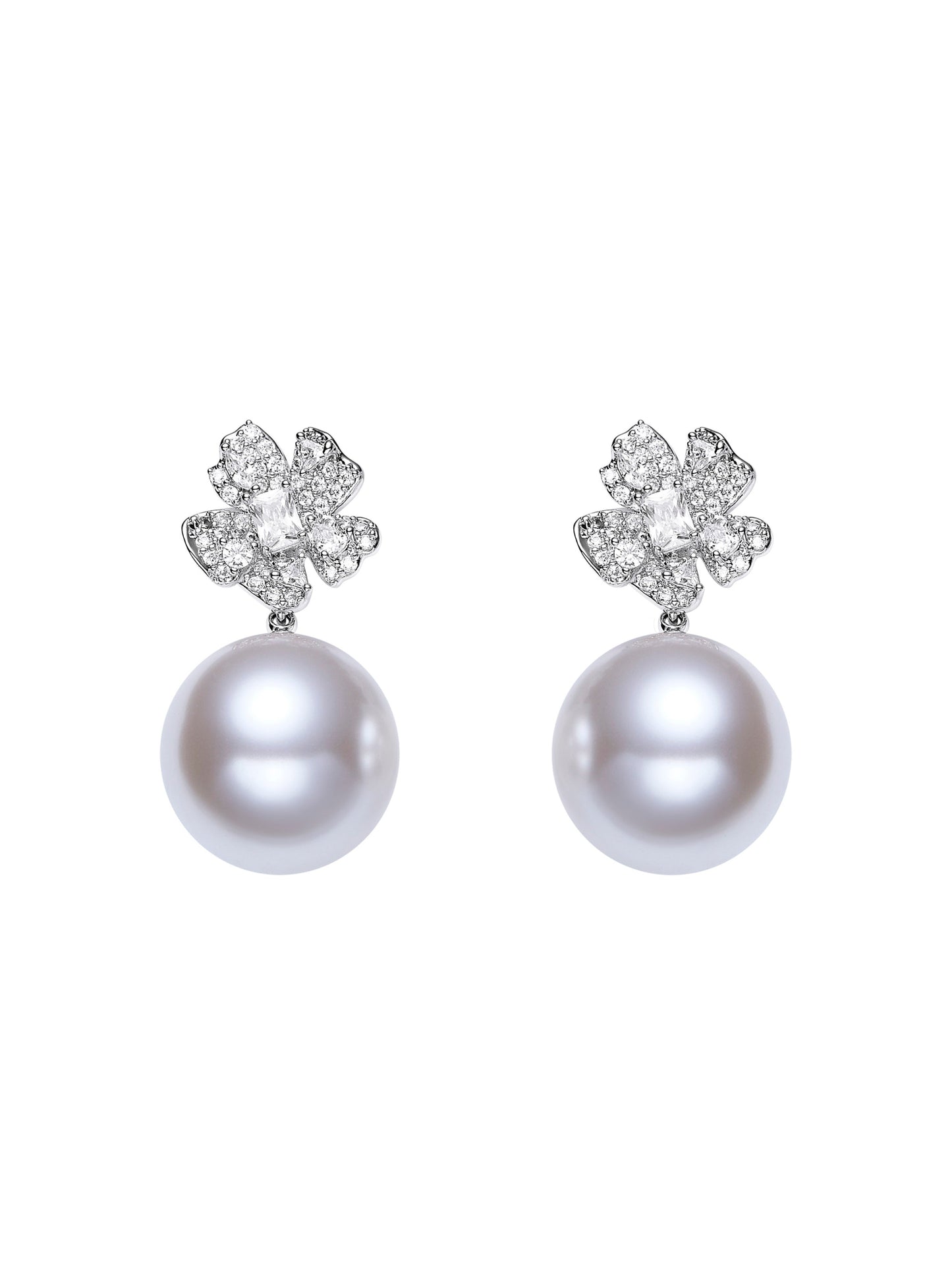 Winslet Pearl White Earrings