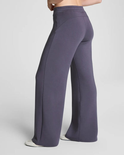 AirEssentials Wide Leg Pant