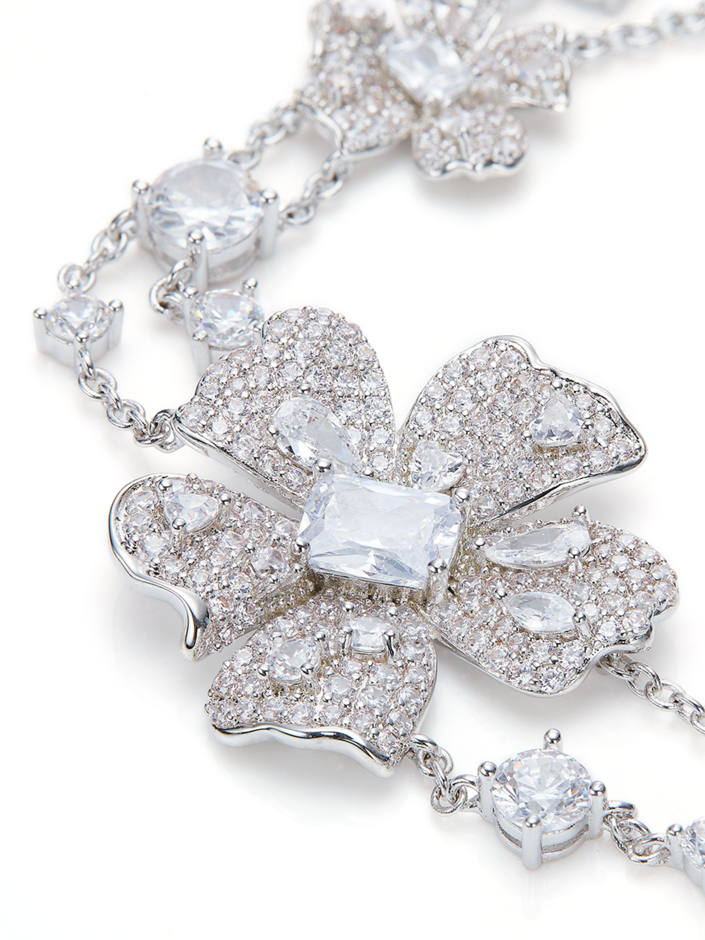 Zariah Floral White Necklace