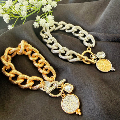 Chic bracelets