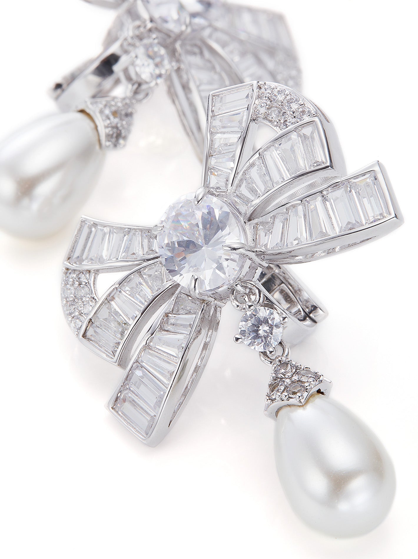 The Pearl & Diamonds Set