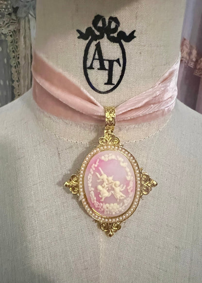 Rococo dreams choker