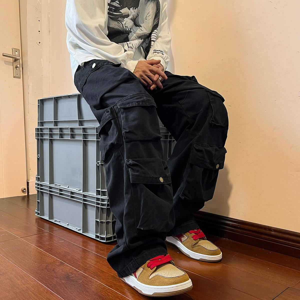 Multi-pocket Cargo Pants - Vintage Streetwear Style