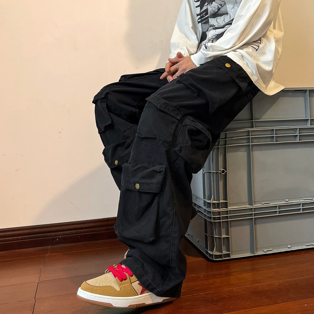 Multi-pocket Cargo Pants - Vintage Streetwear Style