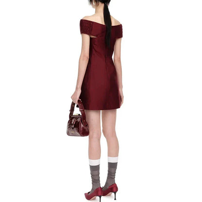 One-line shoulder-top A-line skirt mini dress